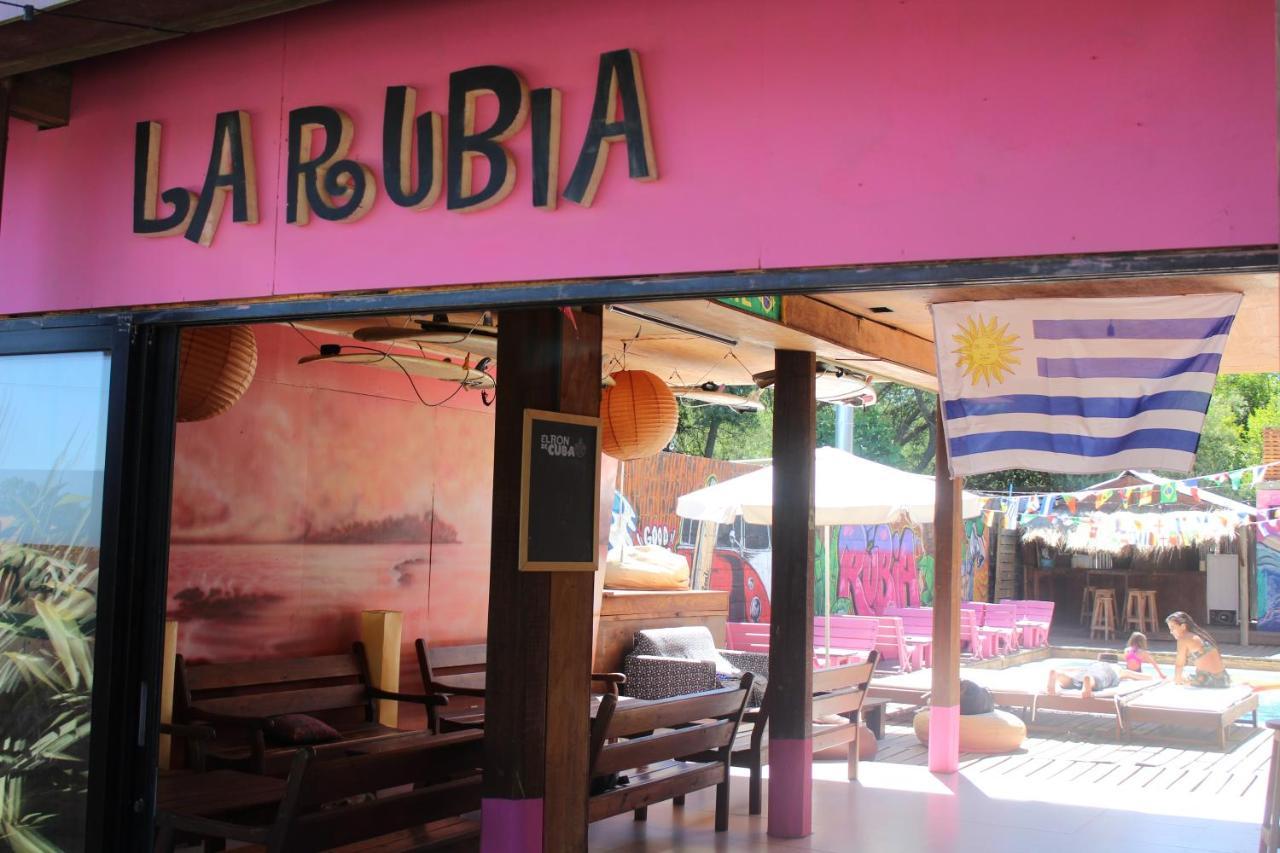 La Rubia Hostel La Pedrera Exterior photo